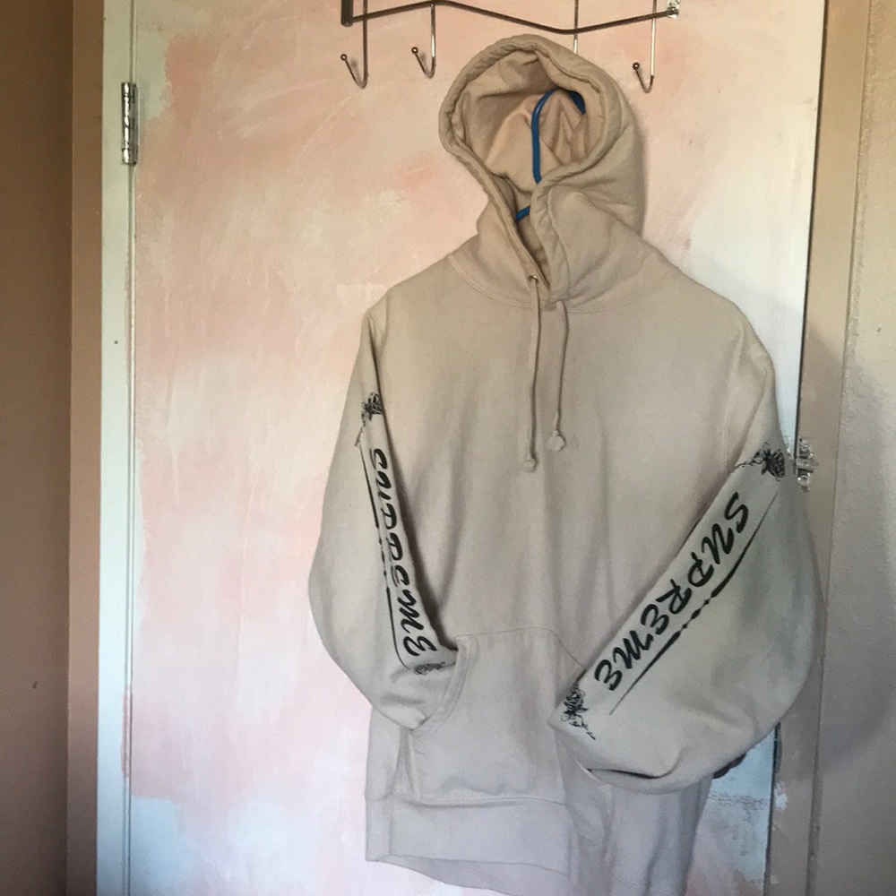 Supreme pullover hoodie